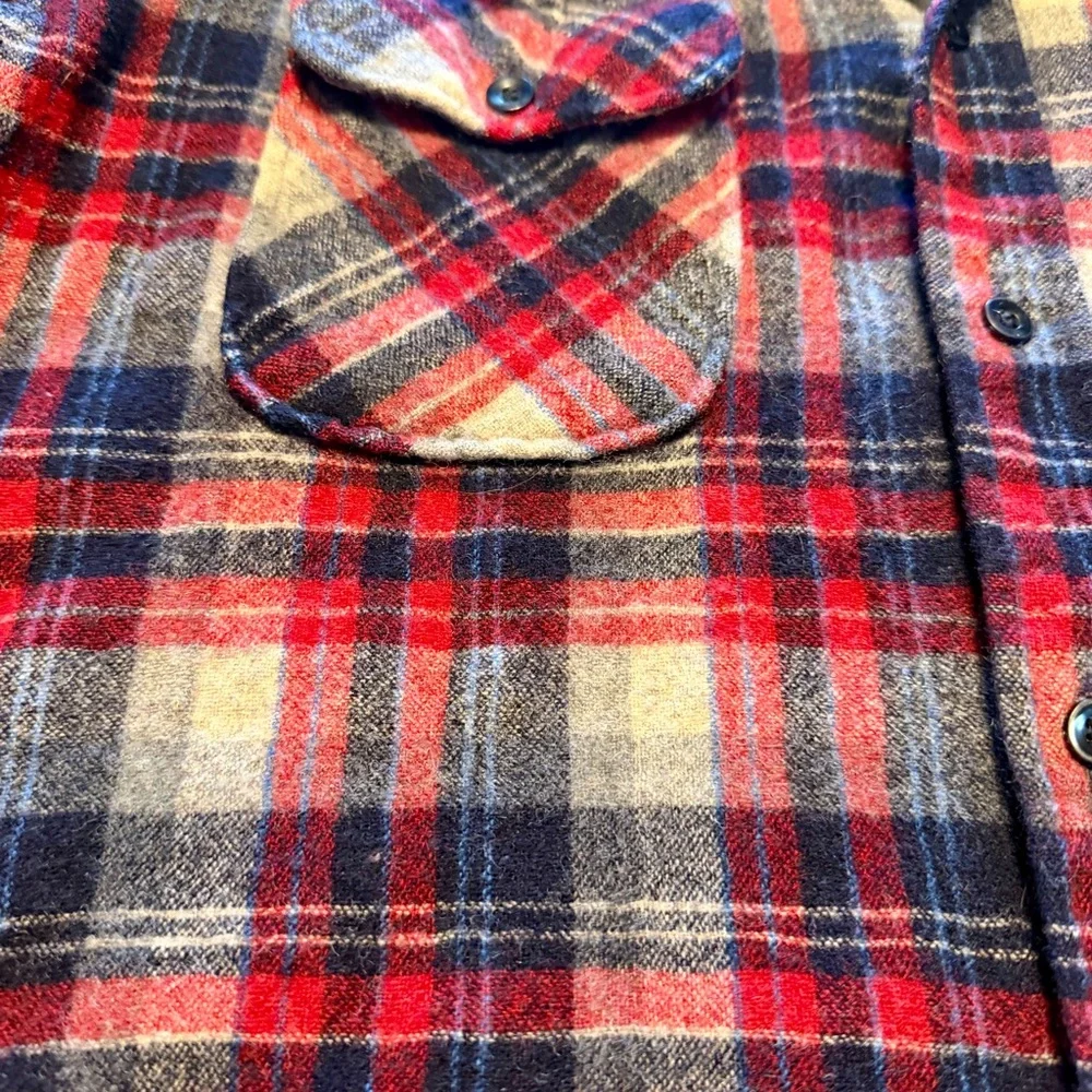 Vintage Pendleton Men’s Shirt XL Red/Blue/Gray Pure Virgin Wool 70s Made‎ In USA